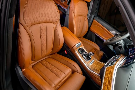  BMW X7 с диваном W222
