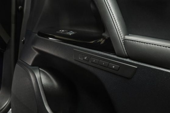  Lexus LX570