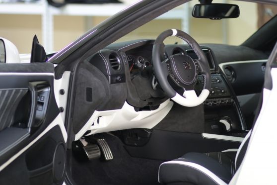 Nissan GT-R 