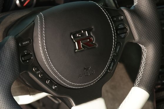  Nissan GT-R 